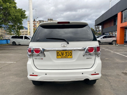 Imagen 9 de 25 de Toyota Fortuner 2014