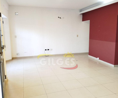Alquiler De Casa 3 Amb. En Villa Luzuriaga Con Patio Y Cochera Descubierta