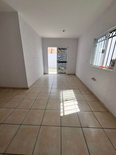 Casa En Fraccionamiento Casa Blanca En Calle Del Sol Lote #· 09 Mz 3 En Los Cabos, Baja California Sur. A 5 Minutos De Cabo San Lucas, Av. De Las Brisas, Av. Los Cabos, Playa Los Médanos. Fl19-za