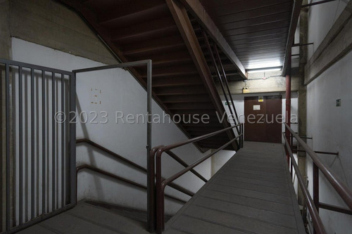 Jel Edificio Industrial En Venta En San Martin 24-4774 Fg