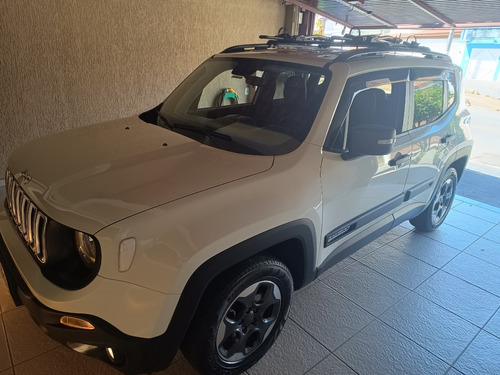 Jeep Renegade 1.8 Flex Aut. 5p