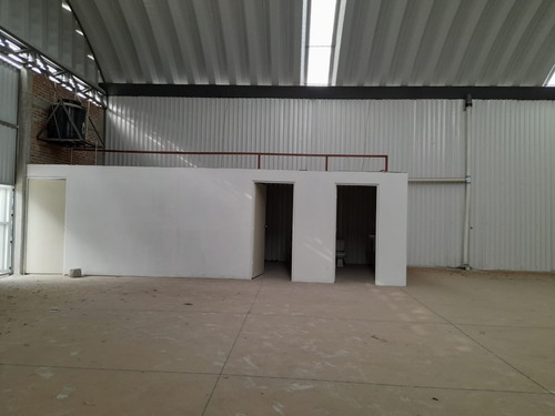 Rento Bodega 660m Y 480m , Santa Clara , Ecatepec. A 3 Cuadras Via Morelos , Arcotecho Nuevas.