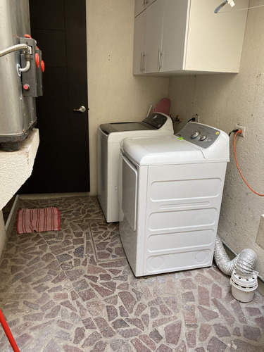 Casa En Venta En Huertas La Joya Queretaro, Con Alberca Y 4 Recamaras.