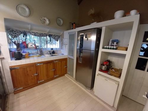 Quinta En Pilar De 280m2. Terreno De 4744m2. Piscina Jardín.