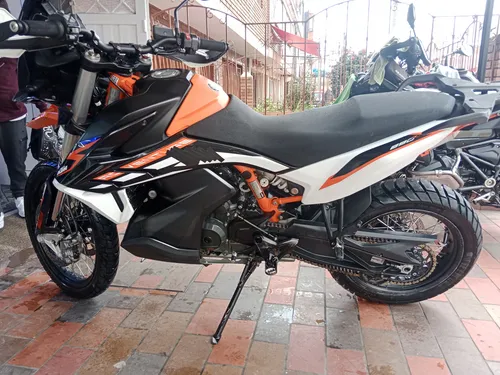 Ktm 890 Adventure R 2021 Es Una Moto Todoterreno Equipada