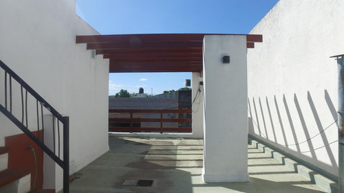 Imagen 26 de 30 de Venta · Casa · 4 Dormitorios · Patio · Quincho Completo · Terraza · Remodelada · Alberdi