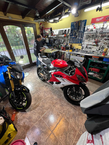 Yamaha R6