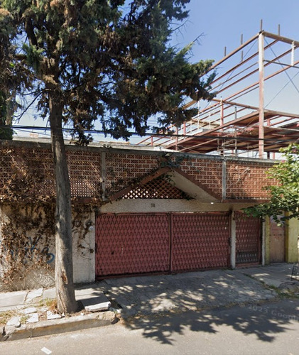 Casa En Remate Inmobiliario, En Zona Exclusiva, Col. Jacarandas, Iztapalapa, Cdmx.