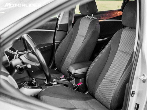 Imagen 10 de 15 de Hyundai I30 1.6 Gl Extra Full| Permuta / Financia