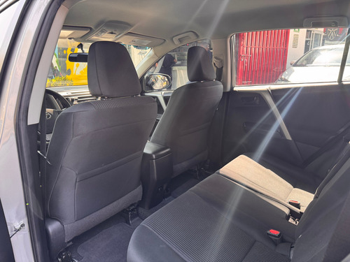Toyota RAV4 2.5 Le At