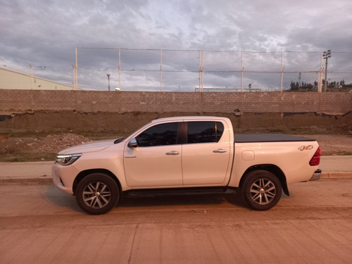 Imagen 6 de 15 de Toyota Hilux 2016 2.8 Cd Srx 177cv 4x4 At