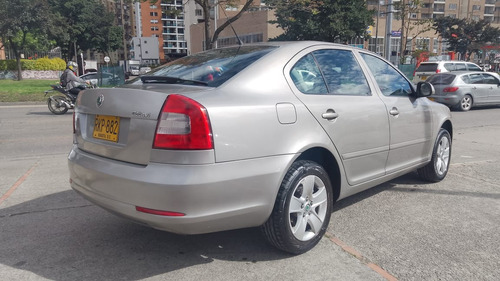 Skoda Octavia 1.8 Turbo Mecanico Con Techo Y Cuero