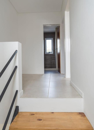 Duplex Venta 2 Dormitorios 2 Baños Cochera Y Jardín Terreno 100 Mts 2- Ringuelet