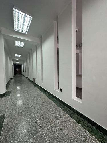 Imagen 8 de 13 de R.p/ Galpón Alquiler / Edificio En Alquiler , San Cristóbal