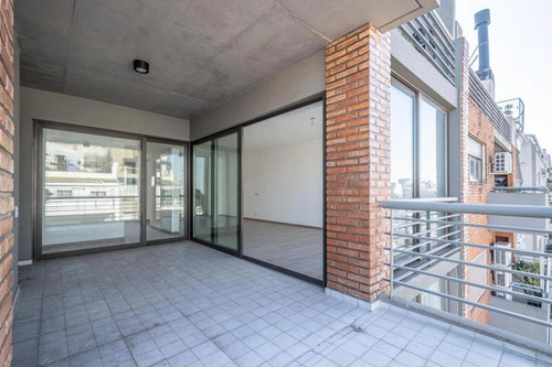 Departamento En Villa Urquiza, Ubicado En Una Amplia Zona Comercial Y Gastronómica.