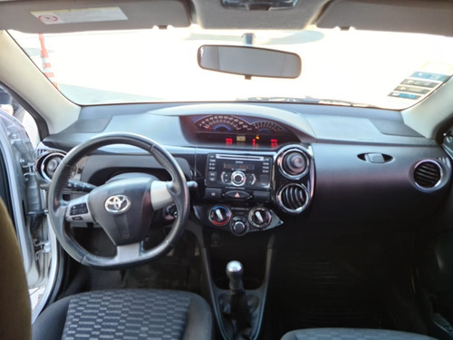 Toyota Etios Xls Sedan 4p M/t 2013 Sarthou