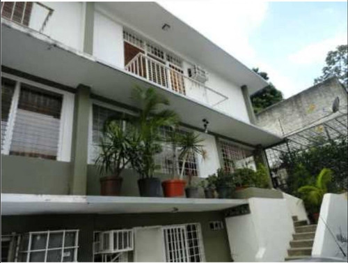 Se Vende Casa Townhouse La Castellana 205 Metros 3 Pisos 4 Habitaciones 5 Baños 3 Estacionamientos Parrillera Jardin Terraza Y Anexo Quinta Vendo Venta Puestos Mts Zoraima