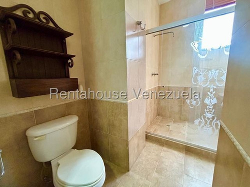 Estefani Salon Vende Amplio Apartamento En Zona Este/lara/25-19623/