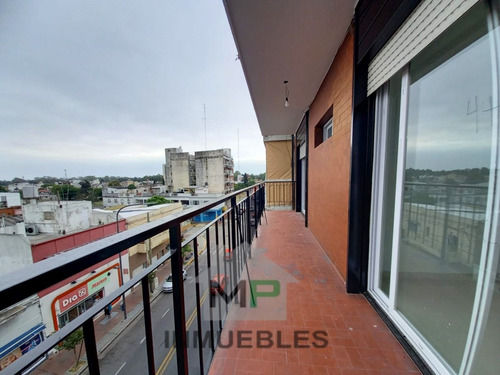 Imagen 13 de 14 de Balcon Al Frente-vista Abierta- Impecable Estado