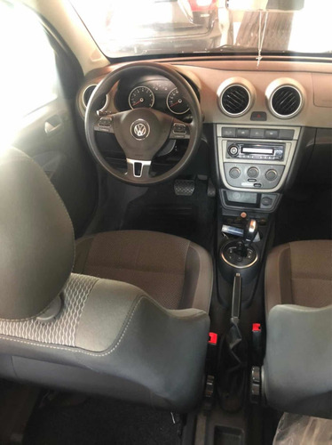 Imagem 4 de 12 de Volkswagen Voyage 1.6 Vht Comfortline Total Flex I-motion 4p
