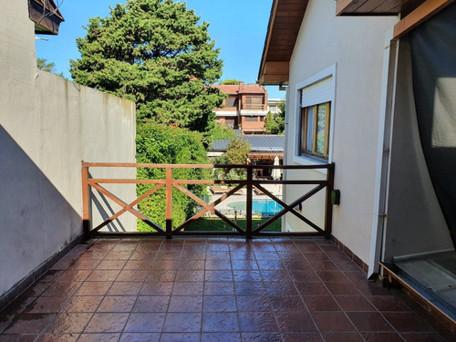 Imagen 23 de 29 de Chalet 5 Ambientes Con Parque Y Piscina Venta Mar Del Plata