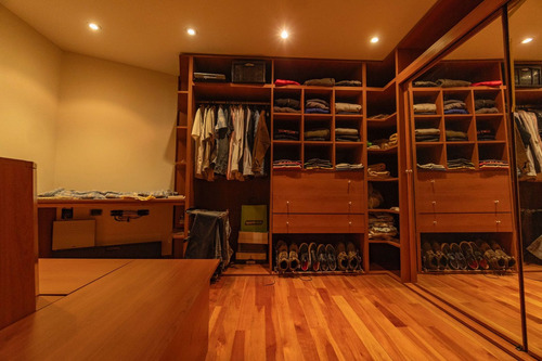 Casa 4 Ambientes Con Parque Y Cocheras