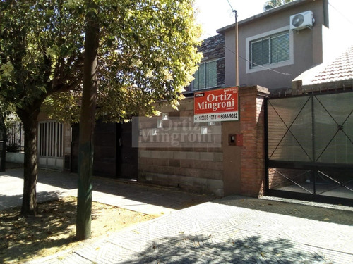 Casa  En Venta Ubicado En Temperley, Lomas De Zamora, G.b.a. Zona Sur