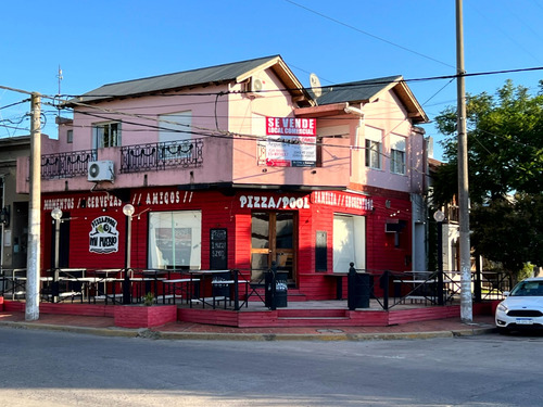 Inversión Estratégica En Esquina Comercial: Local Y Departamento En El Centro De La Ciudad