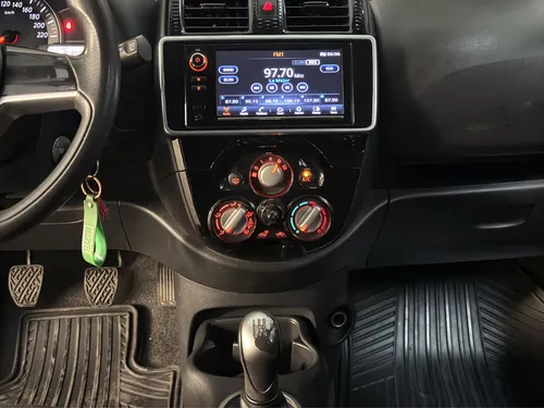 Nissan March 2021