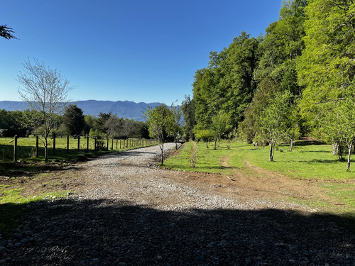 Parcela En Pucón En Venta. Amplias Vistas Al Lago Y Volcán
