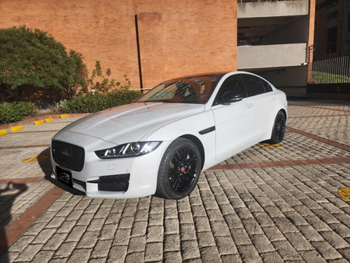 Jaguar XE 2.0 I4 Prestige