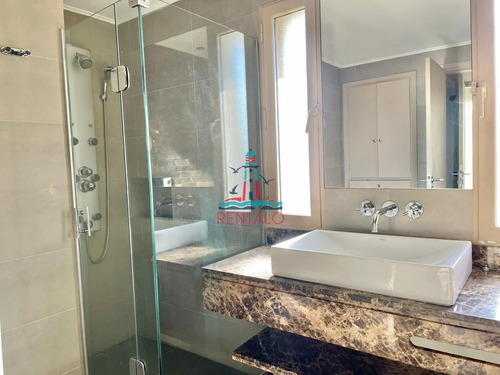 Venta Casa De 4 Dormitorios Frente A Playa Mansa - Punta Del Este