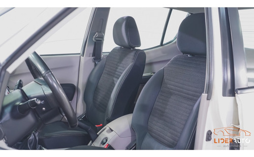 Mitsubishi L200 Triton 2.4 HLS 4X2 CD 16V FLEX 4P MANUAL