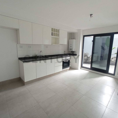 Venta Departamento 1 Dormitorio Con Balcón En Centro, Rosario