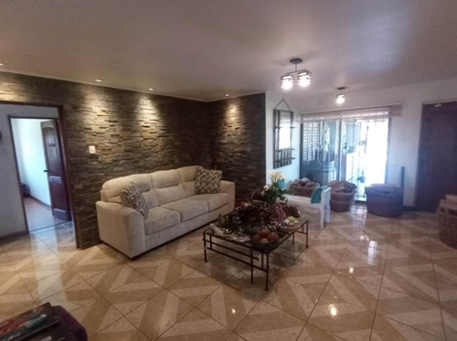 Arriendo Casa Estilo Chilena En Villa Del Cobil, Rengo