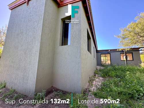 Casa De 2 Dormitorios En Merlo Con Piscina