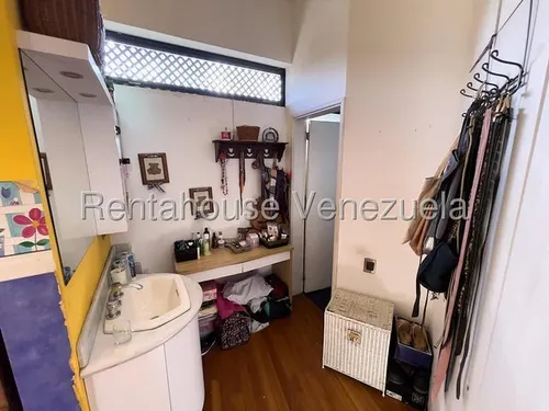 Casa En Venta En Santa Paula Rl