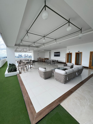 Apartamento En Alquiler De 3 Habitaciones Mas Estudio En Bella Vista Sur