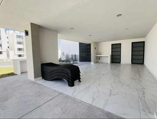 Casa Nueva En Zaru, Querétaro Moderno Con 4 Recámaras Y 3 Baños