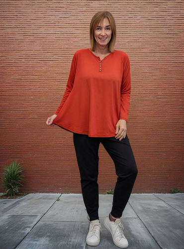 Remera Modal Vittoria B Busto 115 Cadera 146 Largo 72