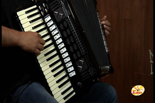 Coleção Curso De Acordeon Para Iniciantes 7 Dvds-original