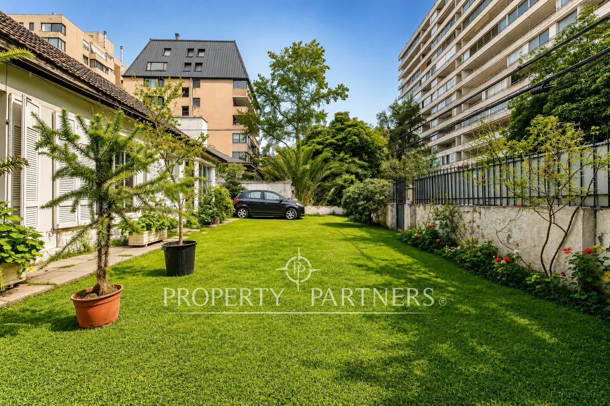 Imagen 3 de 24 de Amplio Terreno Y Gran Potencial: Casa De 2 Pisos P...