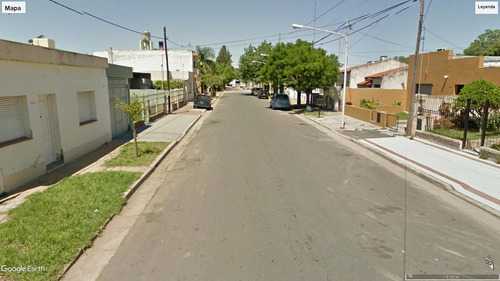 Casa En Venta - 2 Dormitorios 1 Baño - Cochera - 365mts2 - Pergamino