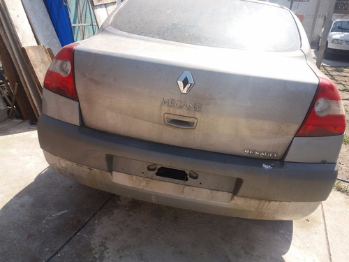 Imagem 4 de 8 de Sucata Megane Em Peças