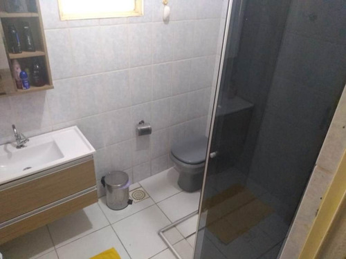 Lote De 360m², Composto De Duas Casas De Dois Quartos - 1611