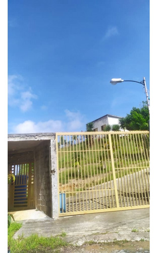 Vendo Casa 100 M2 1h/1b/10p Bosque De La La Lagunita