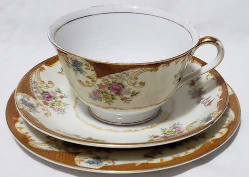 Trío De Té De Porcelana Japonesa, Taza Y 2 Platos Impecables