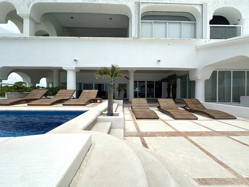 Departamento En Venta En Cancún En Residencial Del Mar Con Alberca Privada: