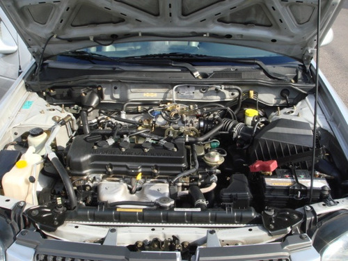 Nissan Sentra 1.8 16v Gxe 4p