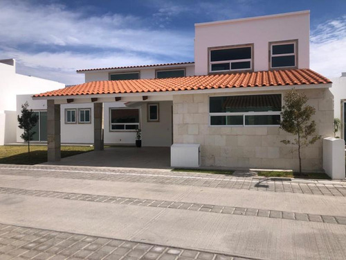 Casa En Venta En Metepec, Residencial La Magdalena Ii